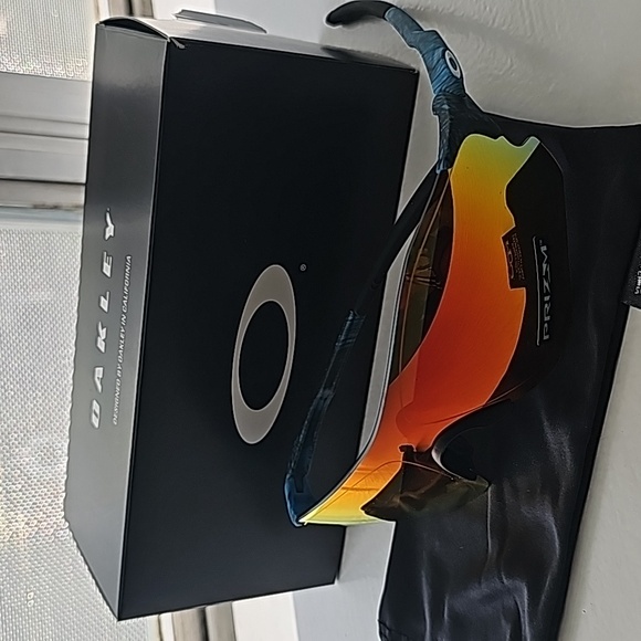 Oakley Men's Sunglasses - Picture 10 of 10